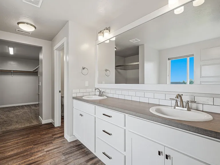 949 N Synergy Ln — Photo 11