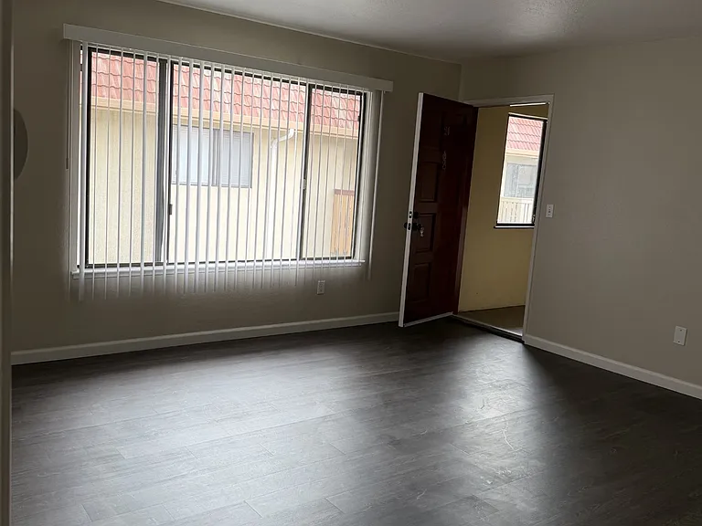 300 E Romie Ln #24 — Photo 4