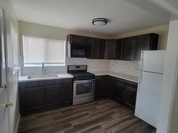 216 Jones St APT B, Bakersfield, CA 93309