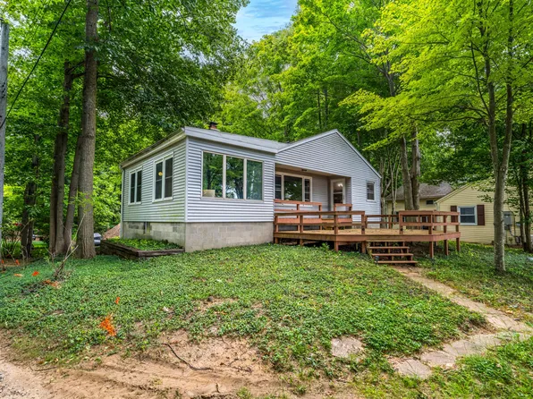 1130 Orchard Lake Dr, South Haven, MI 49090