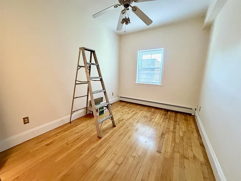 1010 Cambridge St — Photo 15