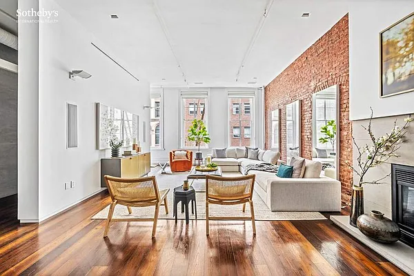 Sold by Sotheby's International Realty | media 1