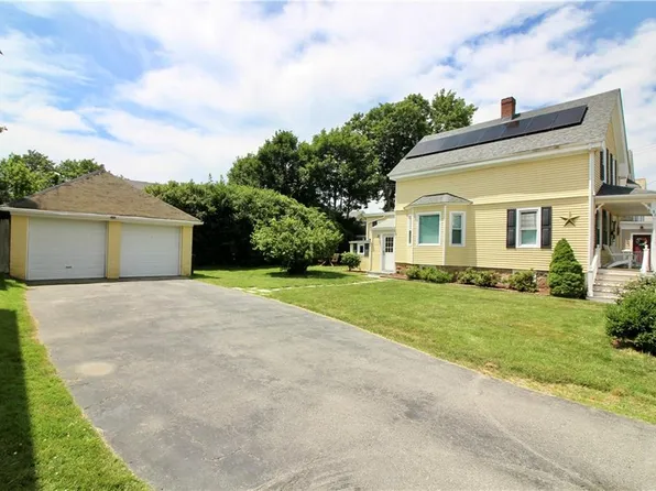 16 Congdon Ave, Newport, RI 02840
