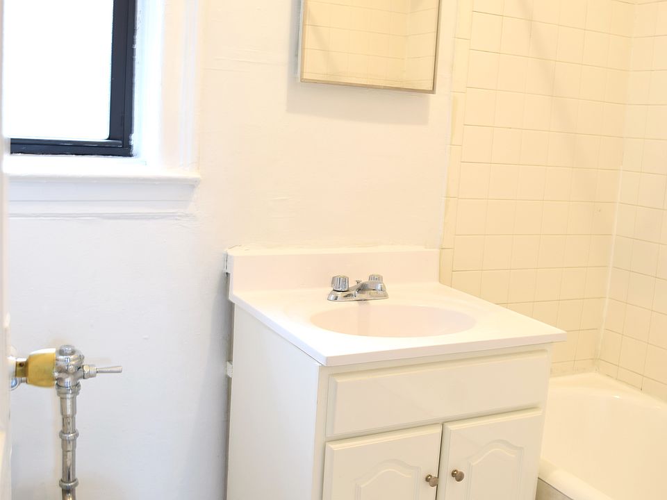 2nd image of 321 61st St #Rr
