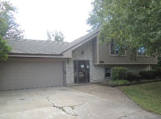 277 Sterling Ln, Bloomingdale, IL 60108