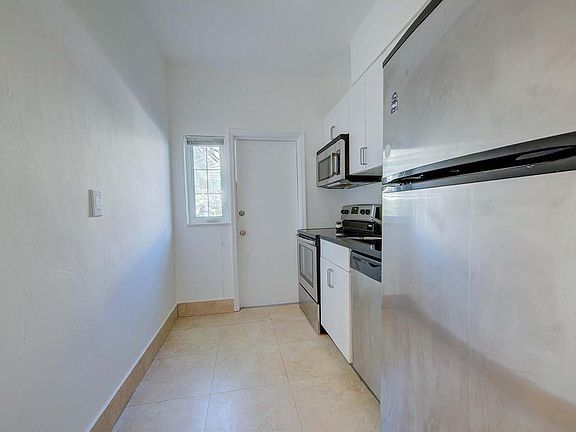 2nd image of 1573 Pennsylvania Ave APT 2