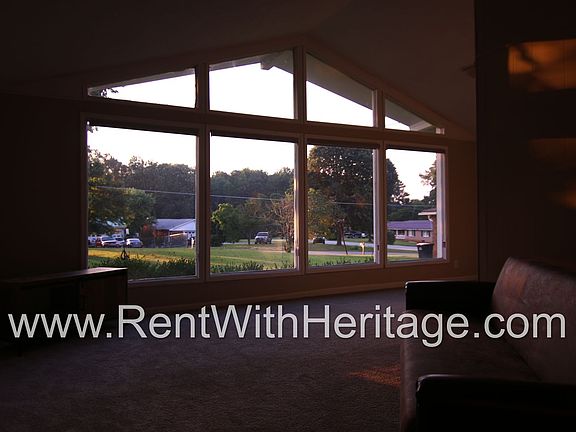 5th image of 3949 Windy Valley Dr