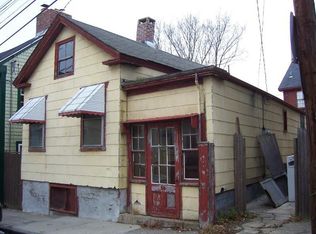 30 Ann St, Newport, RI 02840