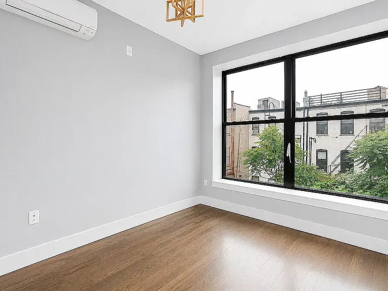486 Harman St #2H — Photo 1