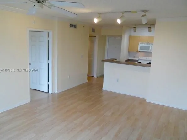1919 Van Buren St, Hollywood, FL