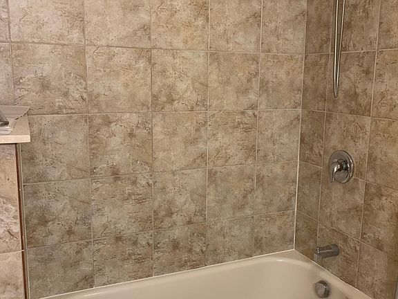 Shower/Tub