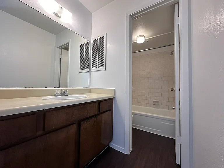 Brookhollow Apartments — Photo 48