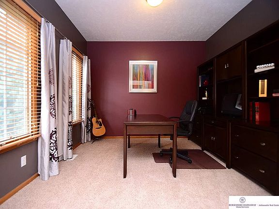 5th image of 17332 Oakbrook Cir
