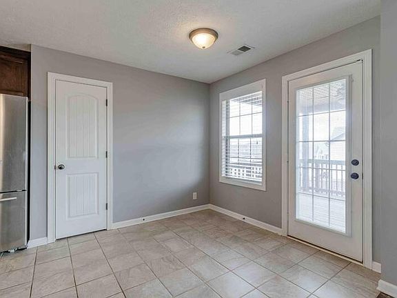 4th image of 1063 Freedom Dr