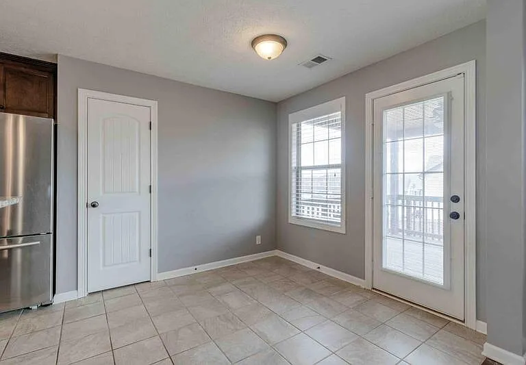 1063 Freedom Dr — Photo 4