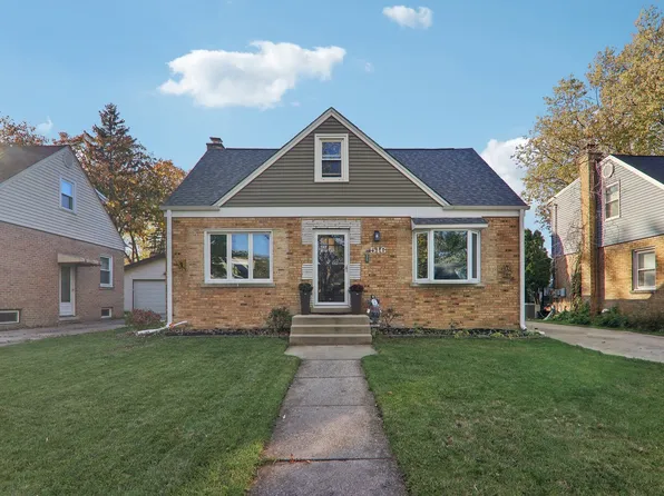 516 N Maple St, Mount Prospect, IL 60056