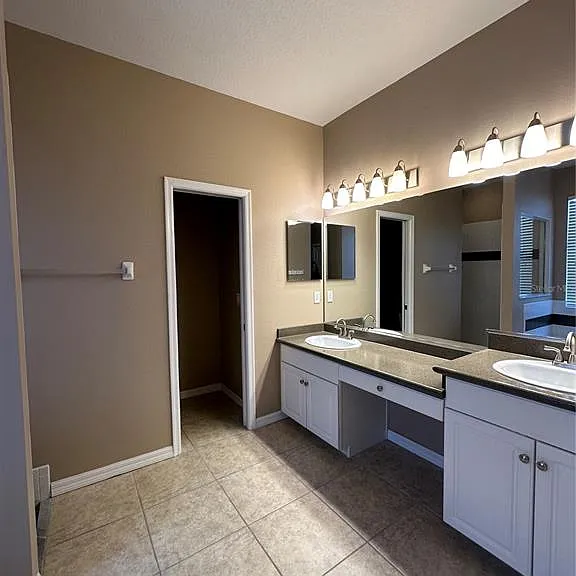 13813 Bluewater Cir — Photo 15