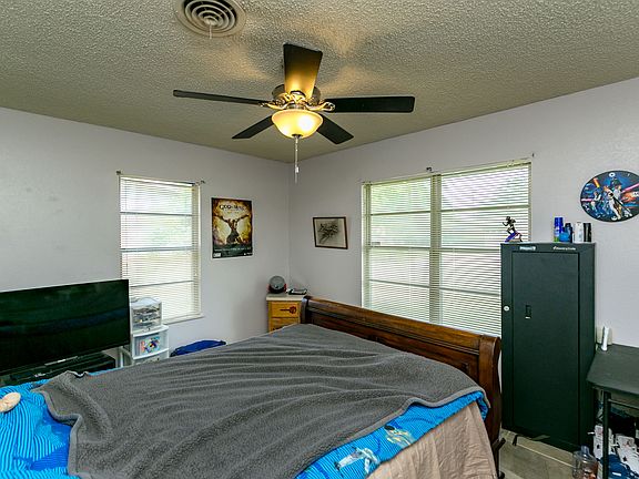 4th image of 6002 Norvel Dr