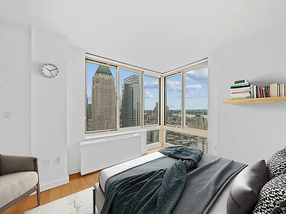 4th image of 260 W 54th St APT 12G