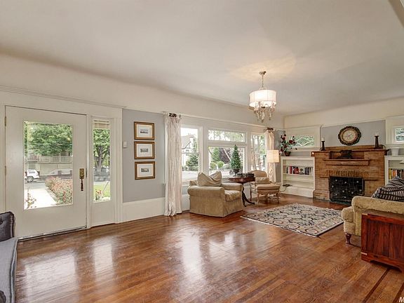 4th image of 1216 39th St