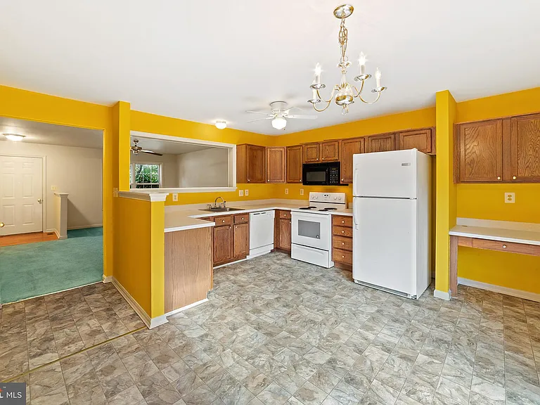 570 Highland Towne Ln — Photo 27