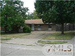 2nd image of 1009 Greenbriar Dr