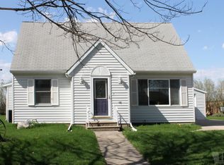 915 W J St, Forest City, IA 50436
