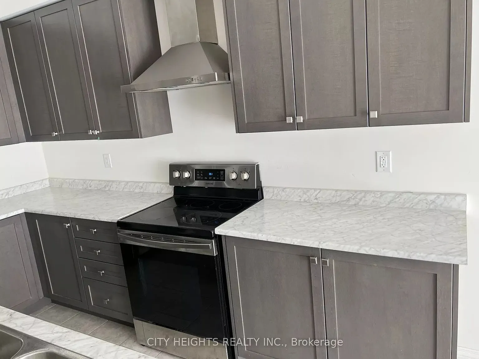 4 bed, $2,950 — Photo 2