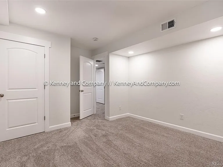 109 Cantril St — Photo 25