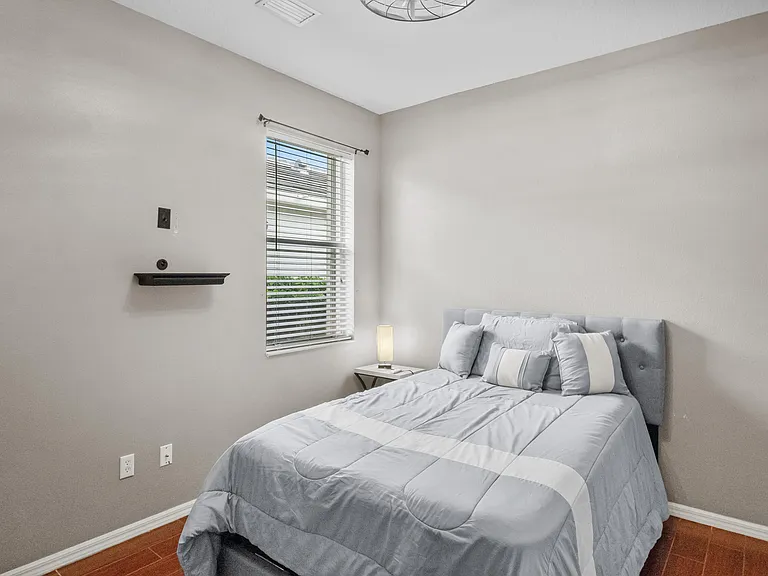 222 SW Manatee Springs Way — Photo 12