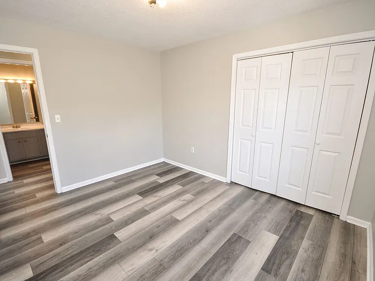 620 Oak Park Blvd #106 — Photo 38