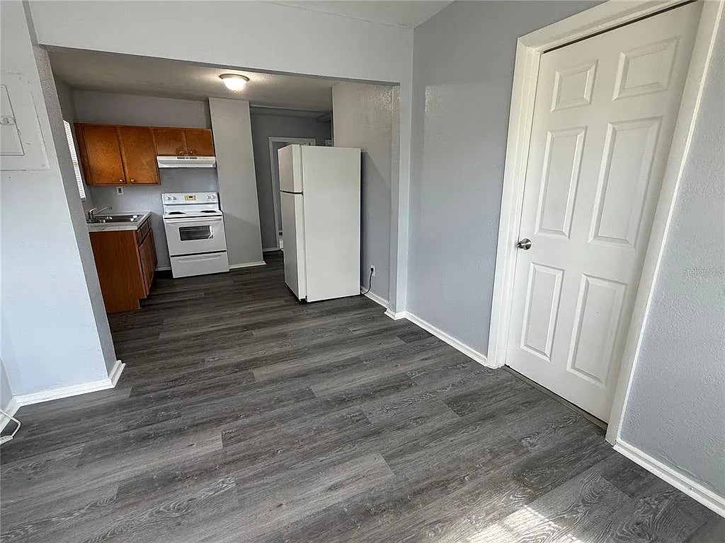 3 bed, 2.0 bath, 1024 sqft, $1,499 — Photo 2