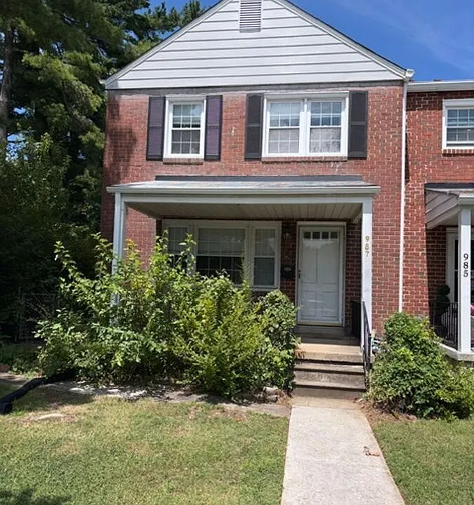 987 Fairmount Ave