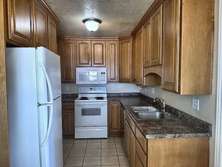 71 E Girard Ave — Photo 3