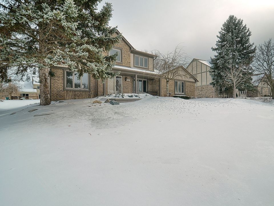 1st image of 45585 Freemont Dr