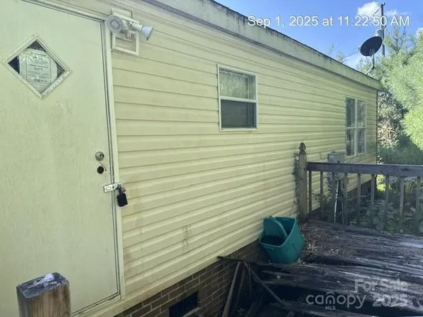 566 Plemmons Pl, Marion, NC 28752