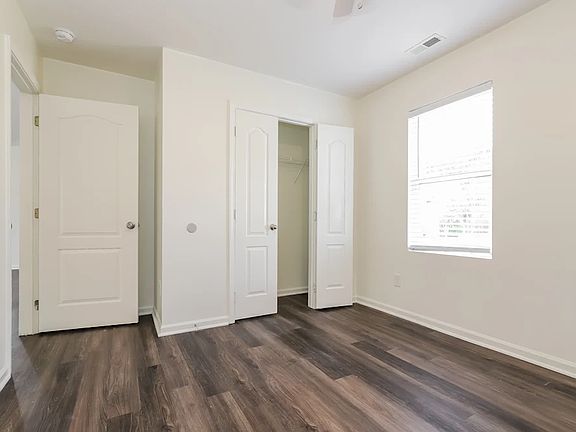 4th image of 298 Maynard South Dr