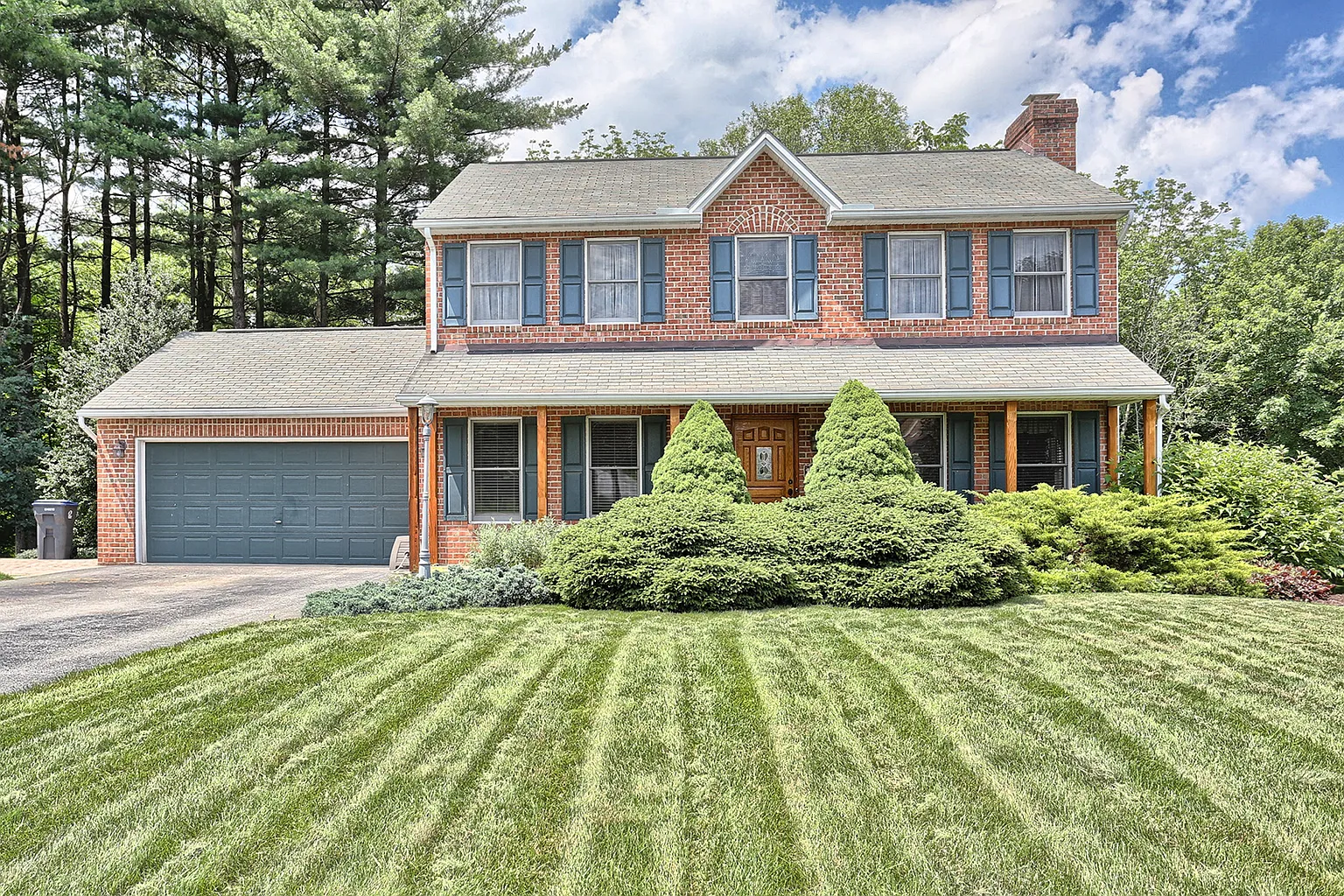 174 Fieldstone Dr photo 1