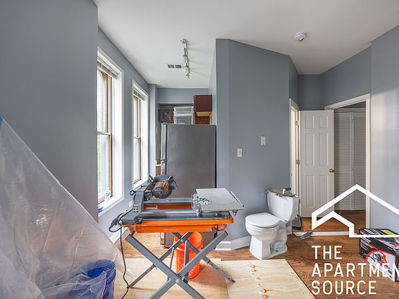 4th image of 533 W Wrightwood Ave APT 2F