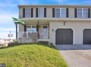 377 Oneida Dr, Sinking Spring, PA 19608