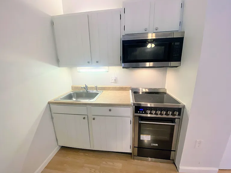 146 W High St #12 — Photo 6