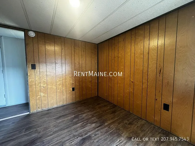 670 Benton Ave #16 — Photo 6