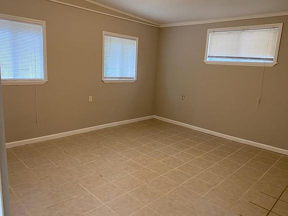 5th image of 2261 Avondale Dr