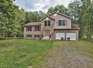 613 Gandolf Rd, Tamiment, PA 18371