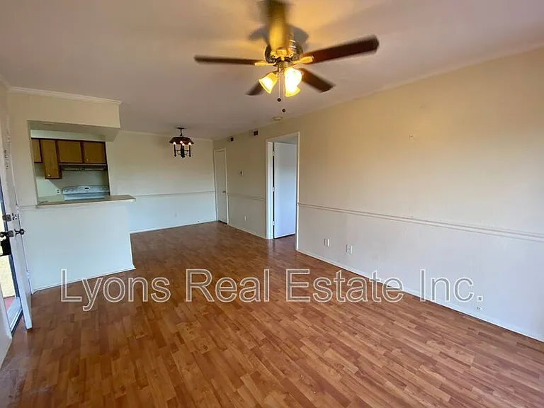 2855 Winkler Ave #124 — Photo 24