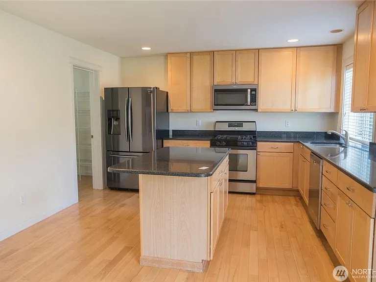 22306 NE 100th Way — Photo 8