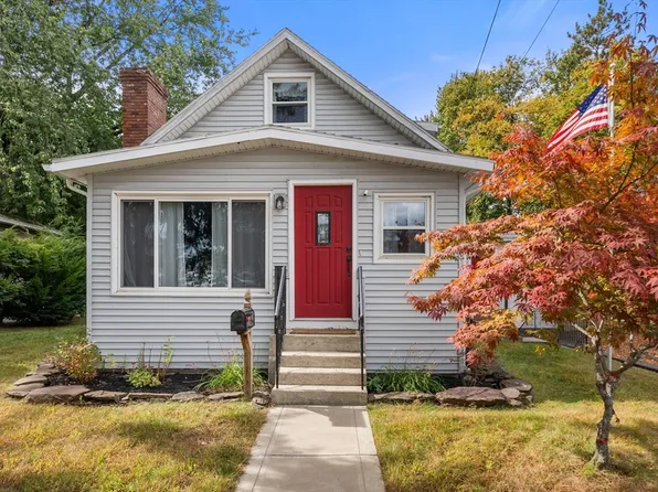 825 Grattan St, Chicopee, MA 01020