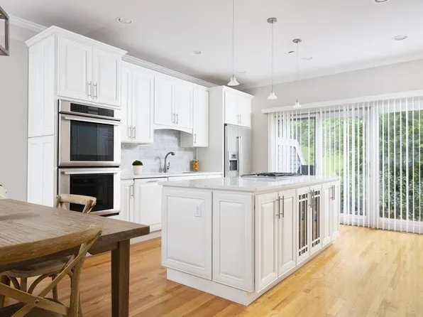 428 Medford St APT 14, Charlestown, MA 02129