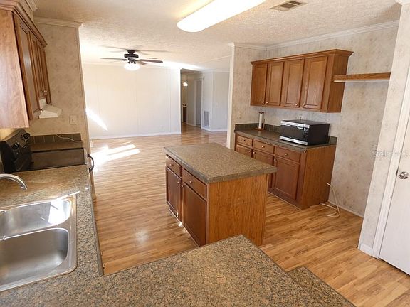 4th image of 10042 Gilmer St