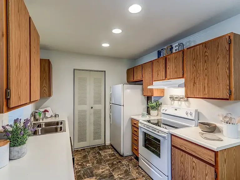 Arbor Lakes — Photo 8